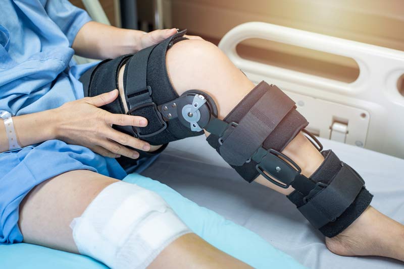 knee-surgery-brace-recovery